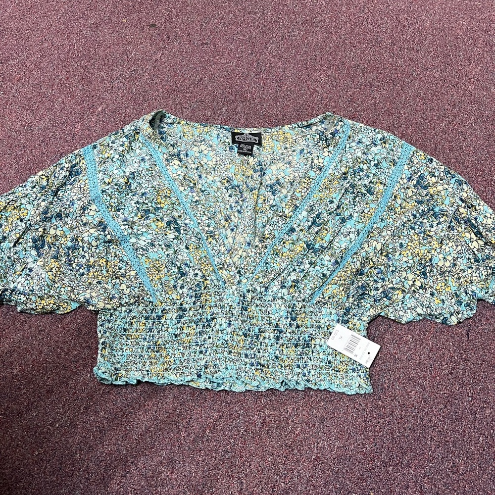 New with tags crop top